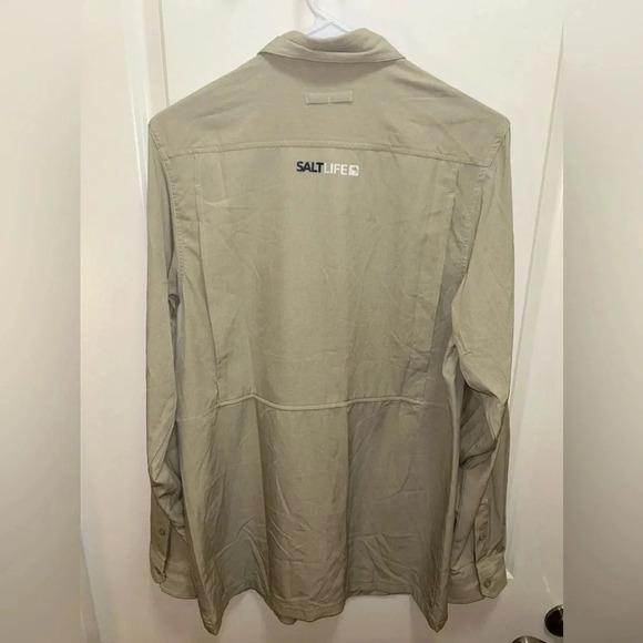 Men’s Salt Life SLX UVapor Button Down Fishing Shirt. Size small. - Picture 2 of 4